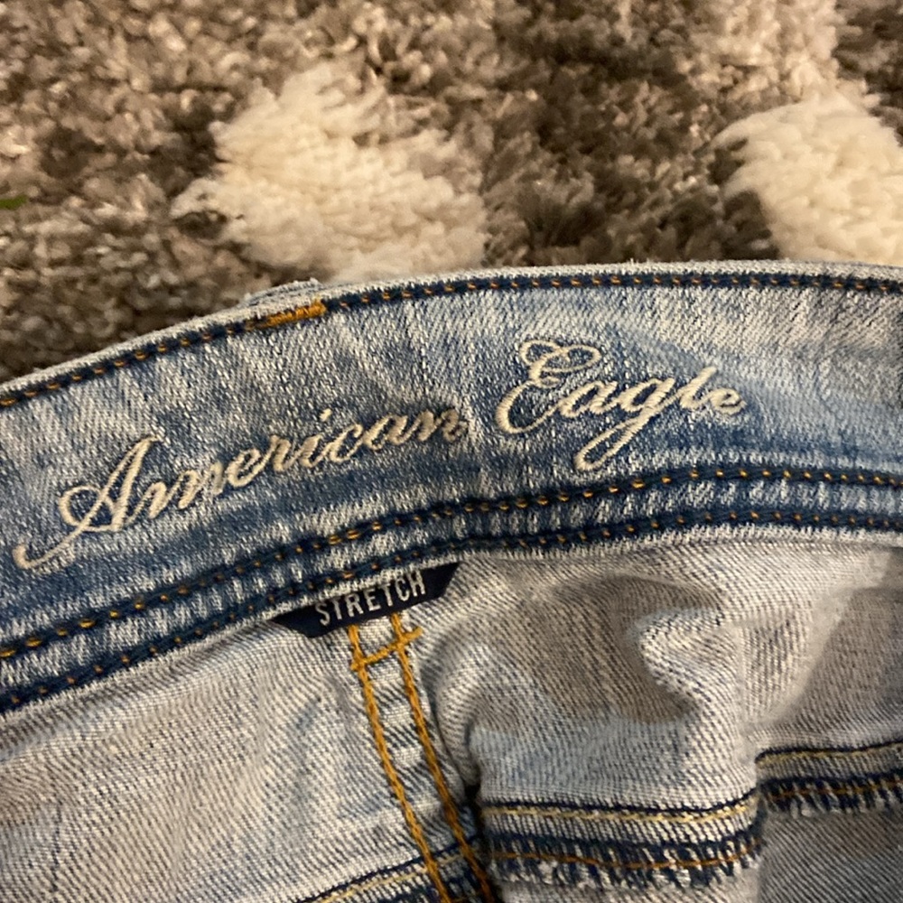 American eagle washed out blue Jean - Picture 2 of 3